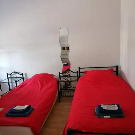 Bureau Lesparre-medoc, L'estuaire Apartment *